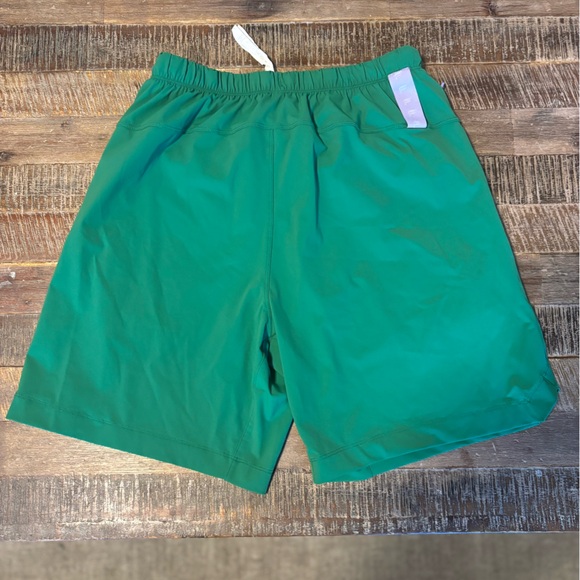 Fabletics The One Green Athletic Men's Shorts - Picture 2 of 4